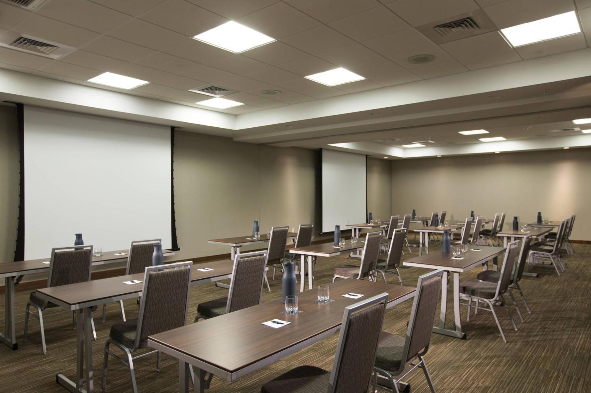 Ac Hotel Cincinnati At Liberty Center Вест-Честер Екстер'єр фото